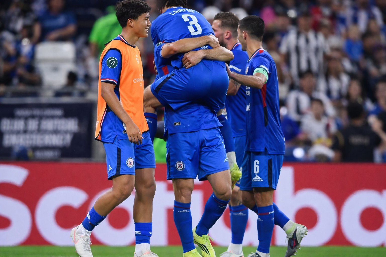 Cruz Azul remonta 3-2 a Monterrey en Concachampions 2026
