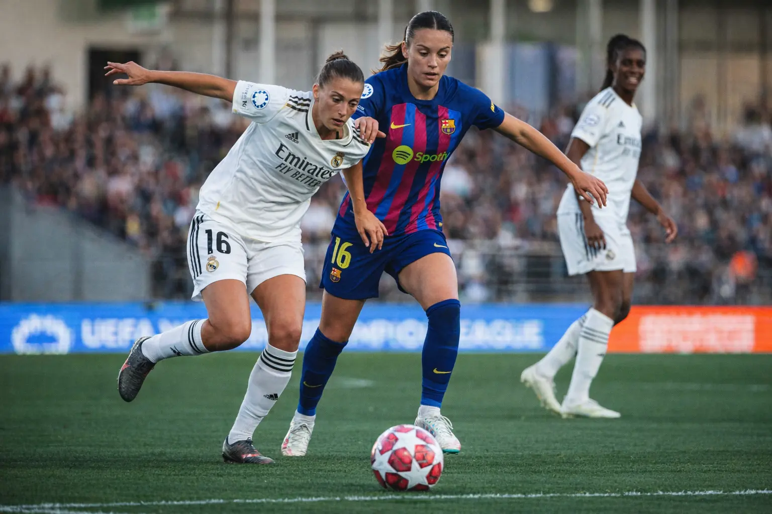 Barcelona aplasta 6-2 al Real Madrid en Champions Femenil