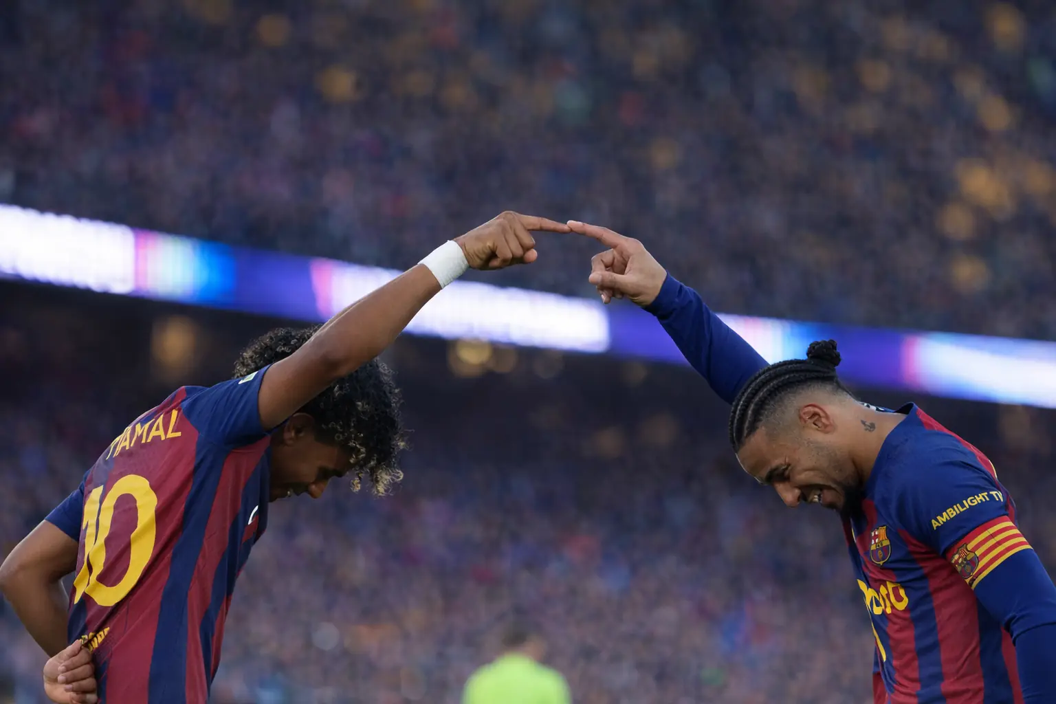 Barcelona aplasta 7-2 al Newcastle y avanza en Champions