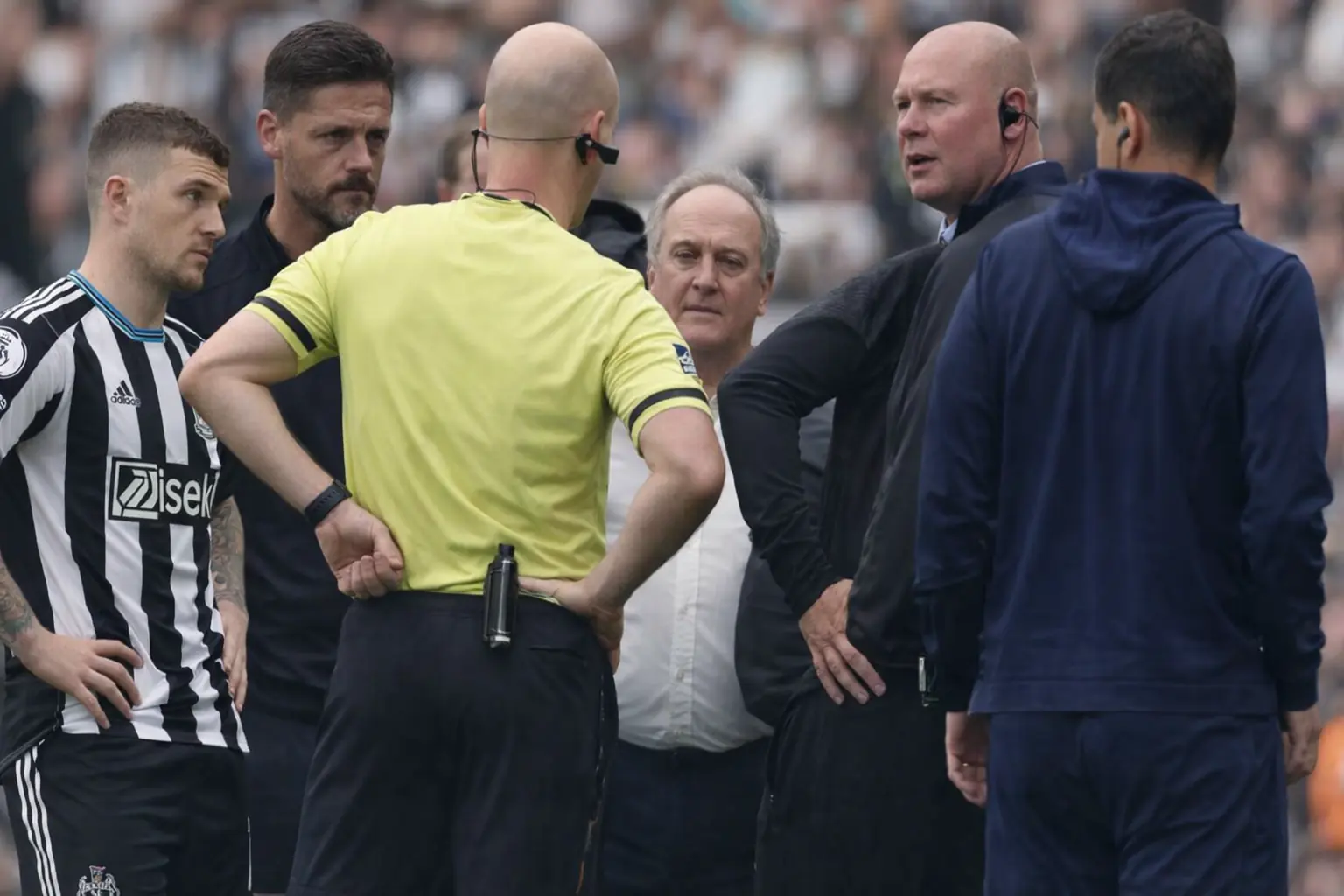Derbi Newcastle-Sunderland detenido por racismo